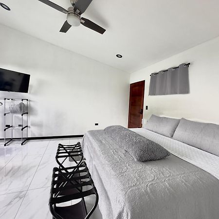 Black & White Apartments Monteverde Екстер'єр фото