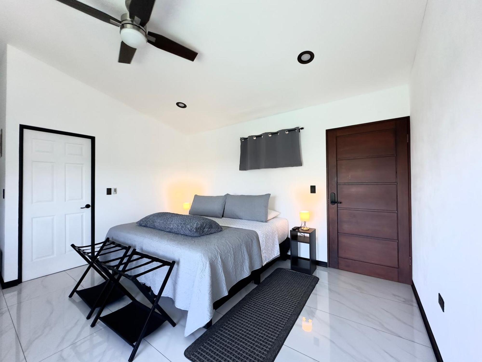 Black & White Apartments Monteverde Екстер'єр фото