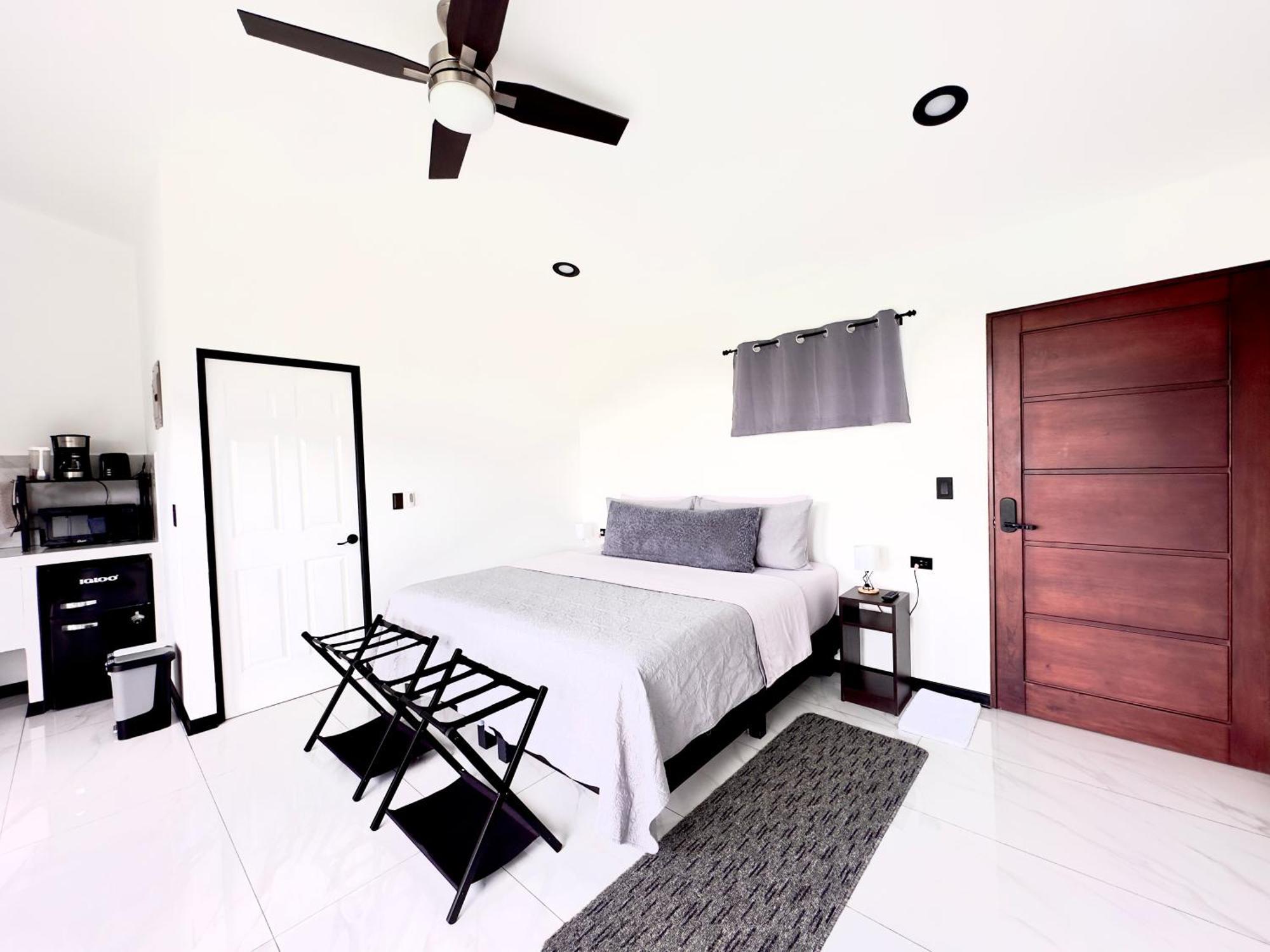 Black & White Apartments Monteverde Екстер'єр фото